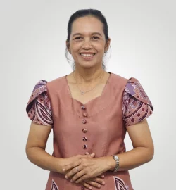 นางนวลพรรณ  ชุมพล